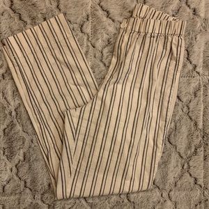 Brandy Melville cropped pants